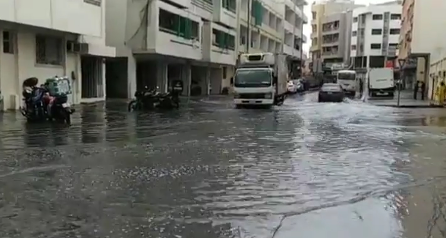 Videos Chaos on Dubai roads as heavy morning rainfall lashed city